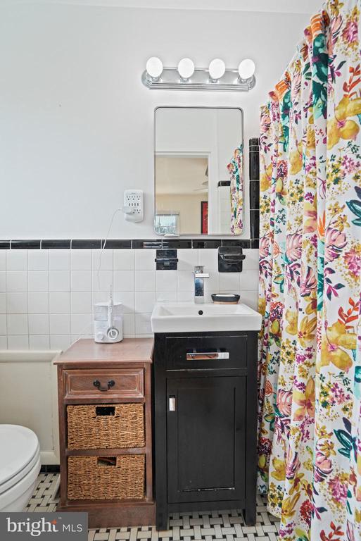 5336 POOKS HILL ROAD 5336