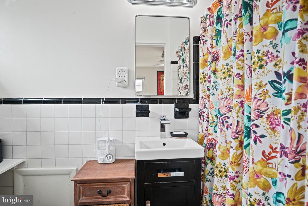 5336 POOKS HILL ROAD 5336