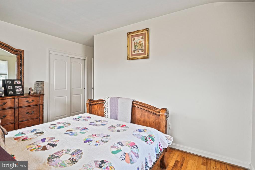 5336 POOKS HILL ROAD 5336