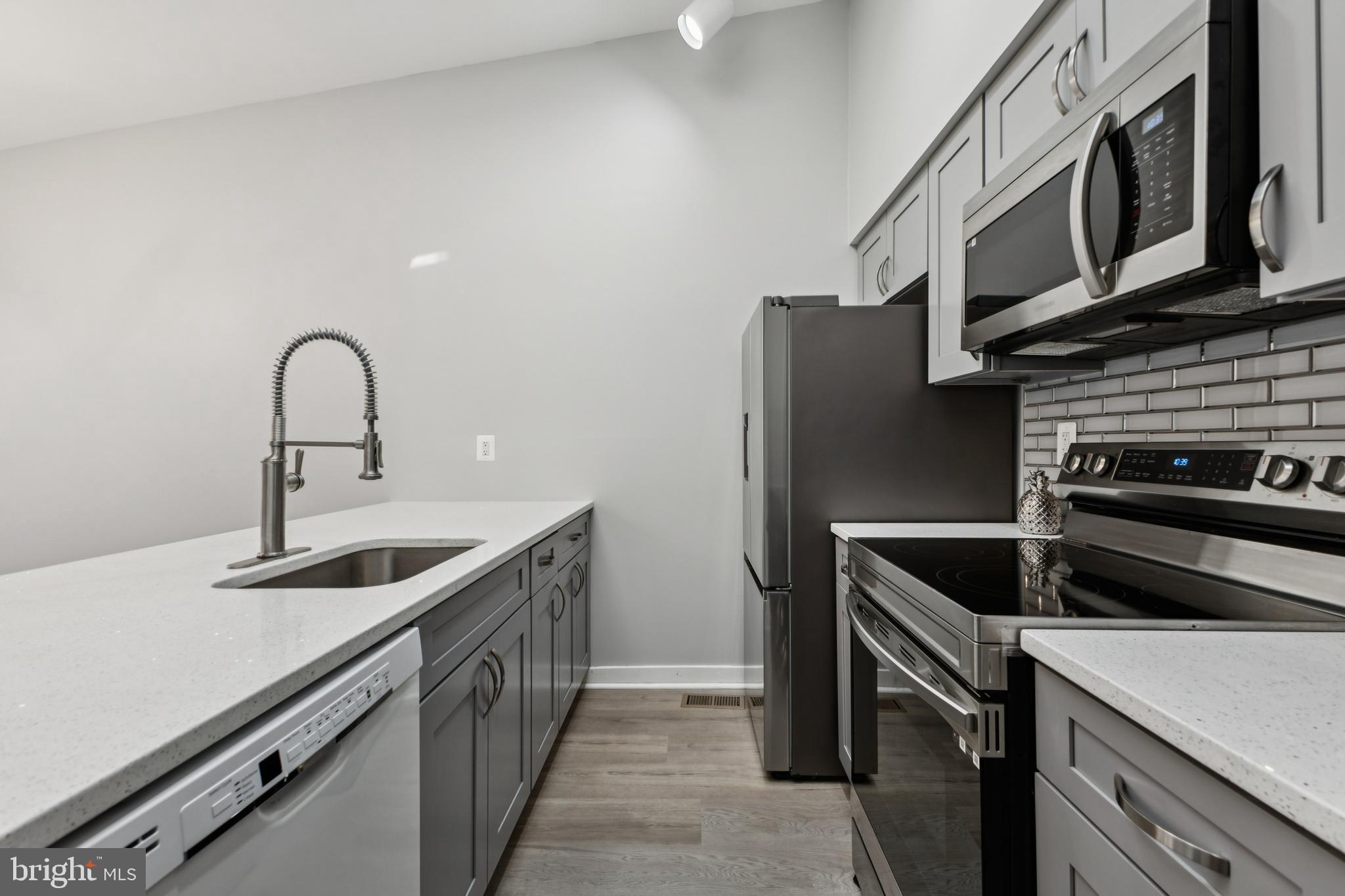 9814 DOCKSIDE TERRACE