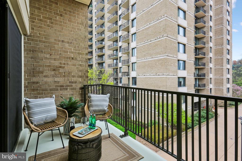 150 MONROE STREET 302