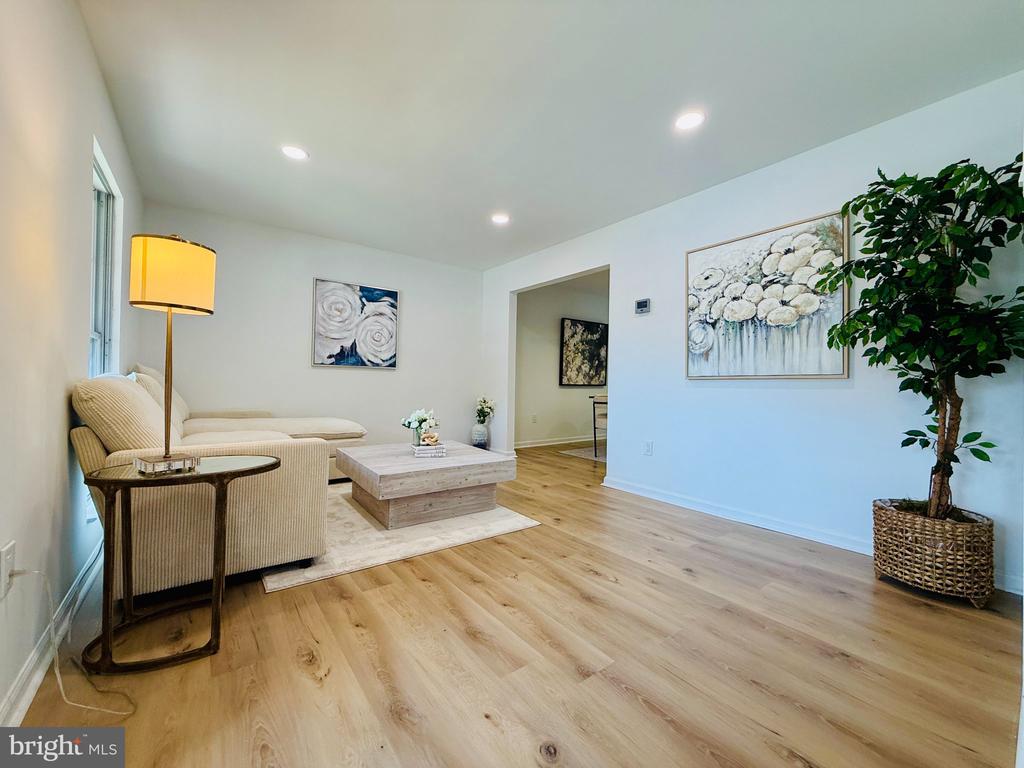 815 WHITEHALL STREET