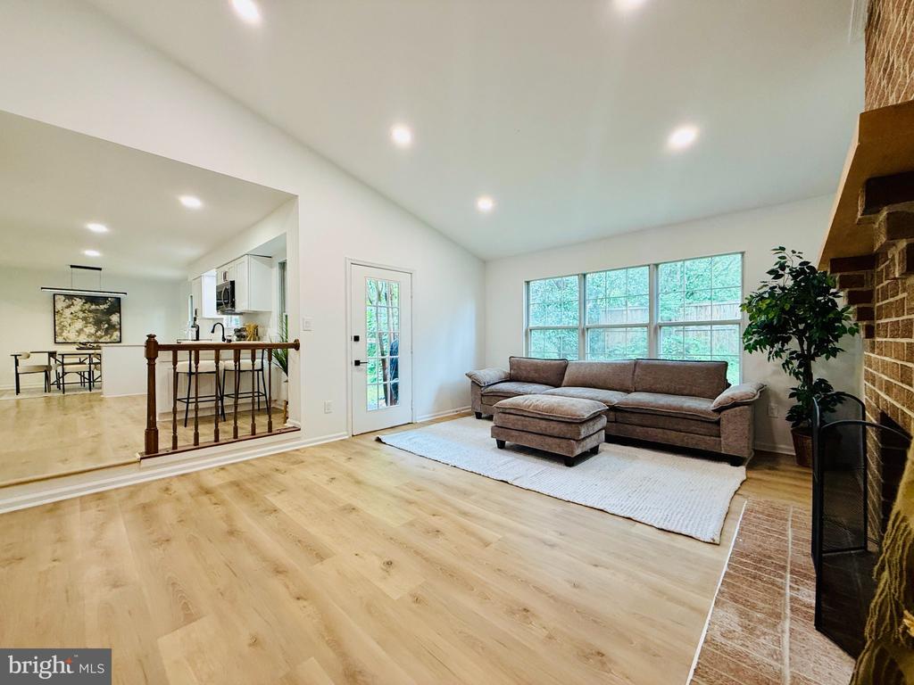 815 WHITEHALL STREET