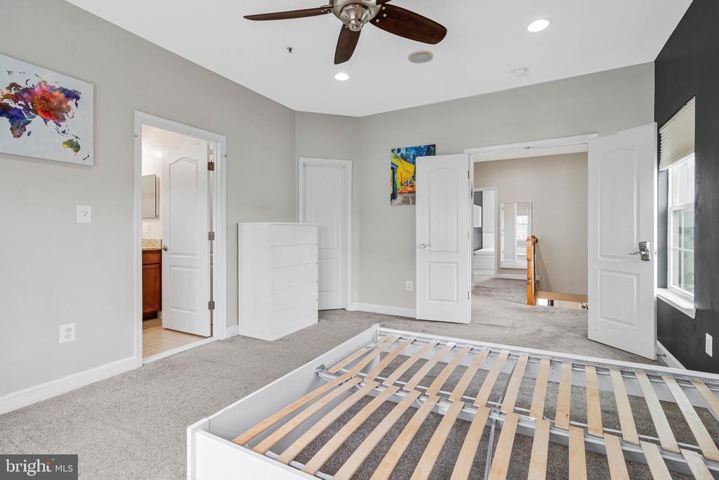 11718 LEESBOROUGH CIRCLE