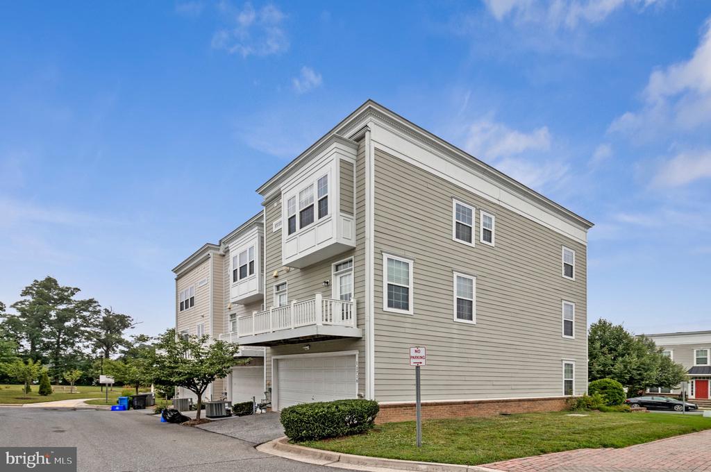 11718 LEESBOROUGH CIRCLE