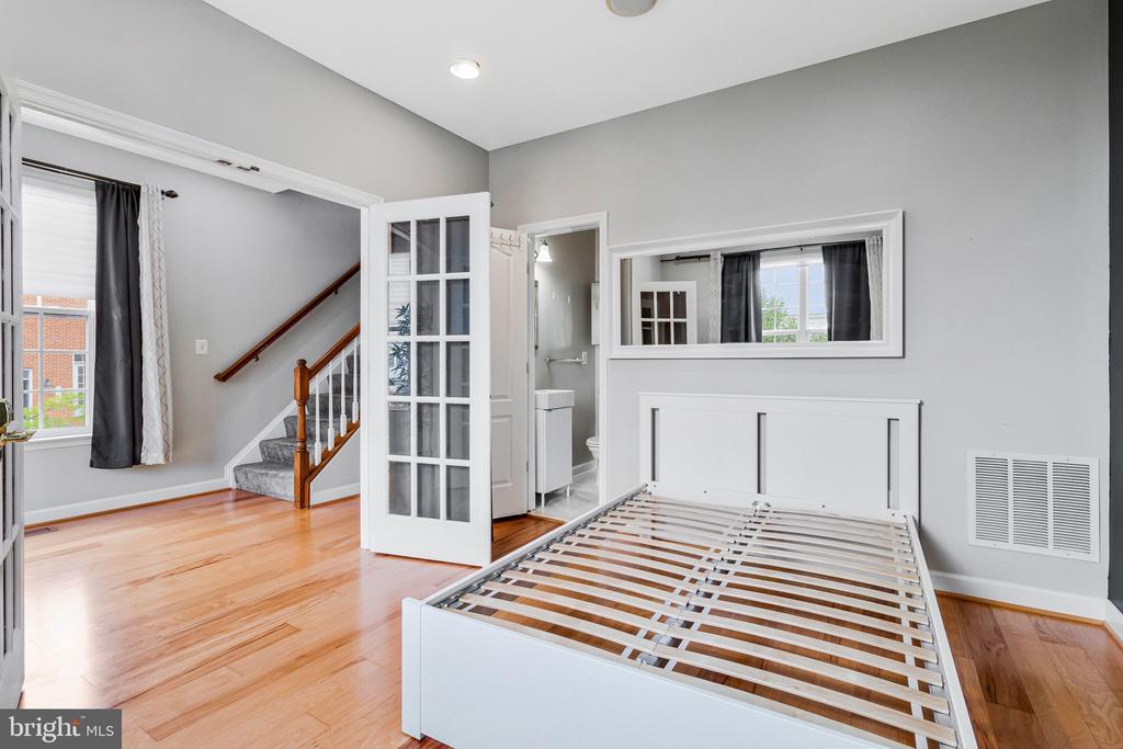 11718 LEESBOROUGH CIRCLE