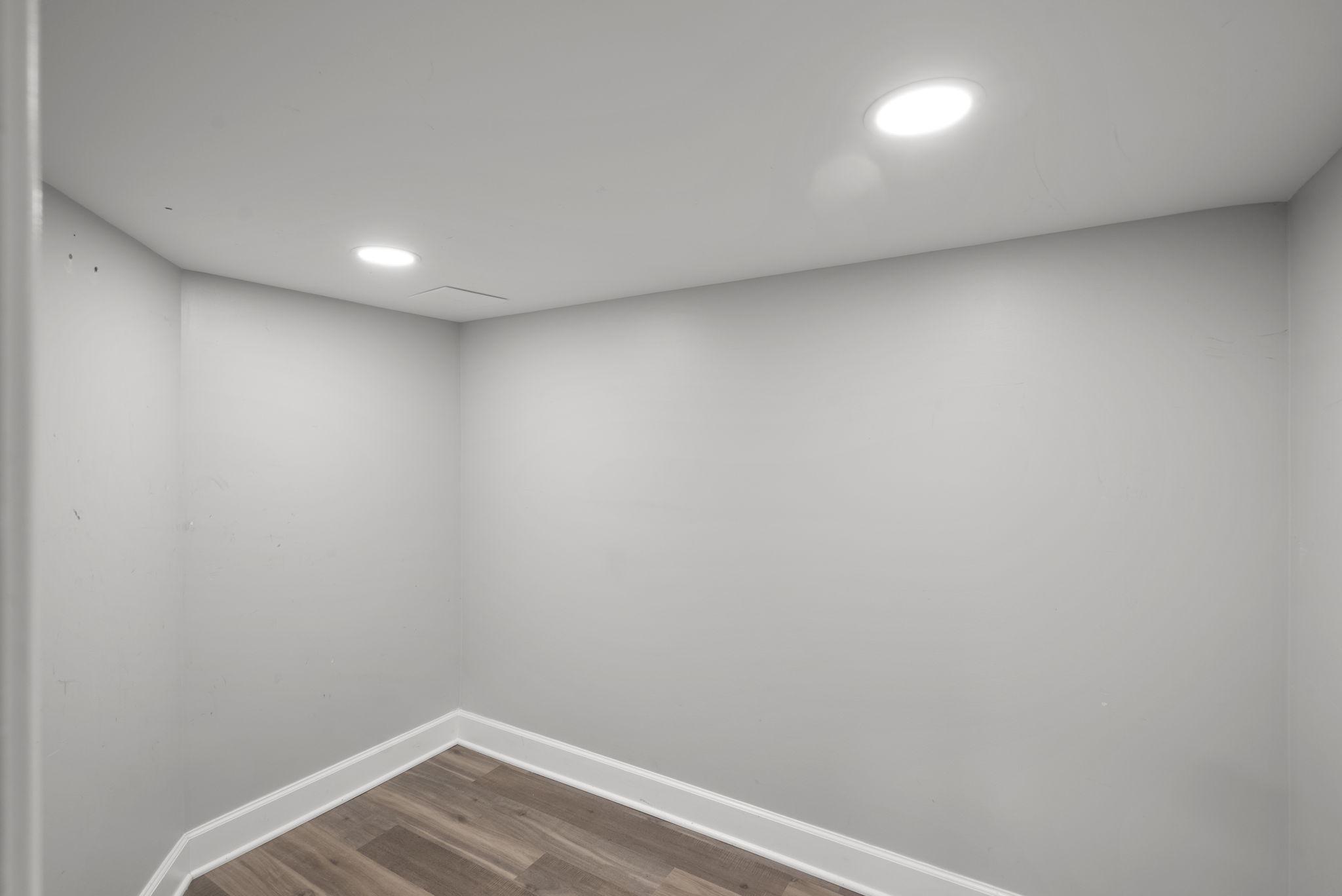 10 LOGANWOOD COURT