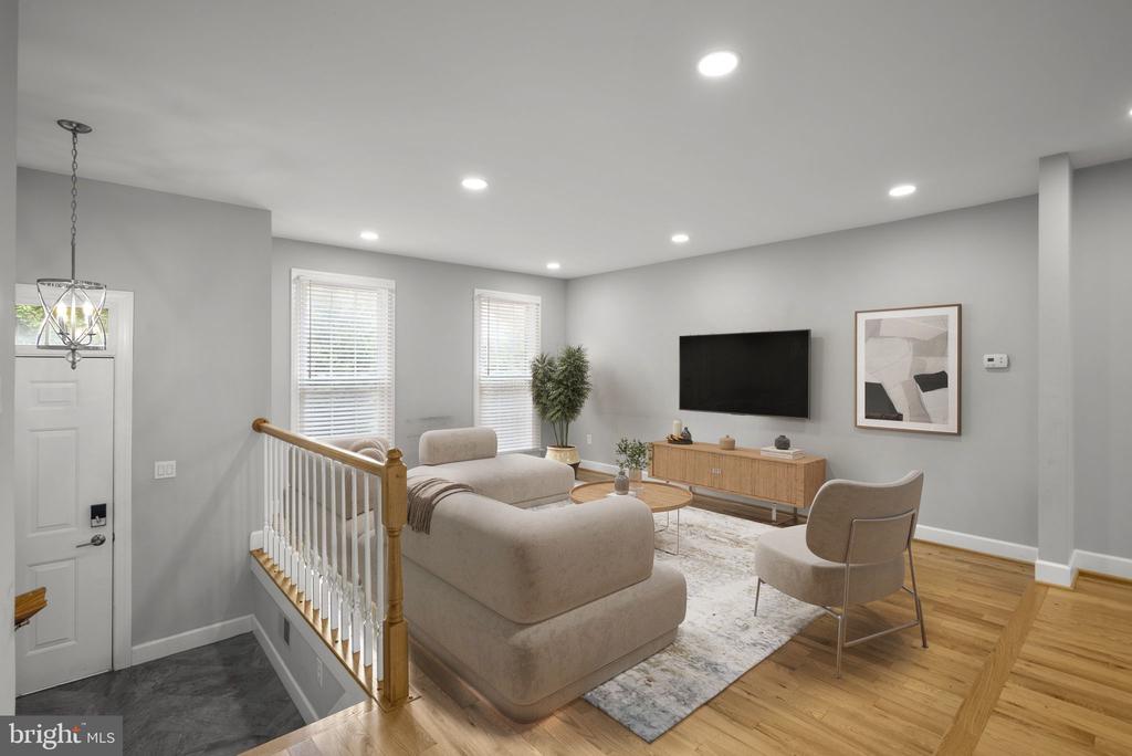 10 LOGANWOOD COURT