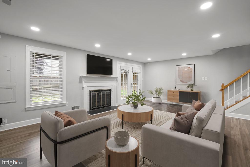 10 LOGANWOOD COURT