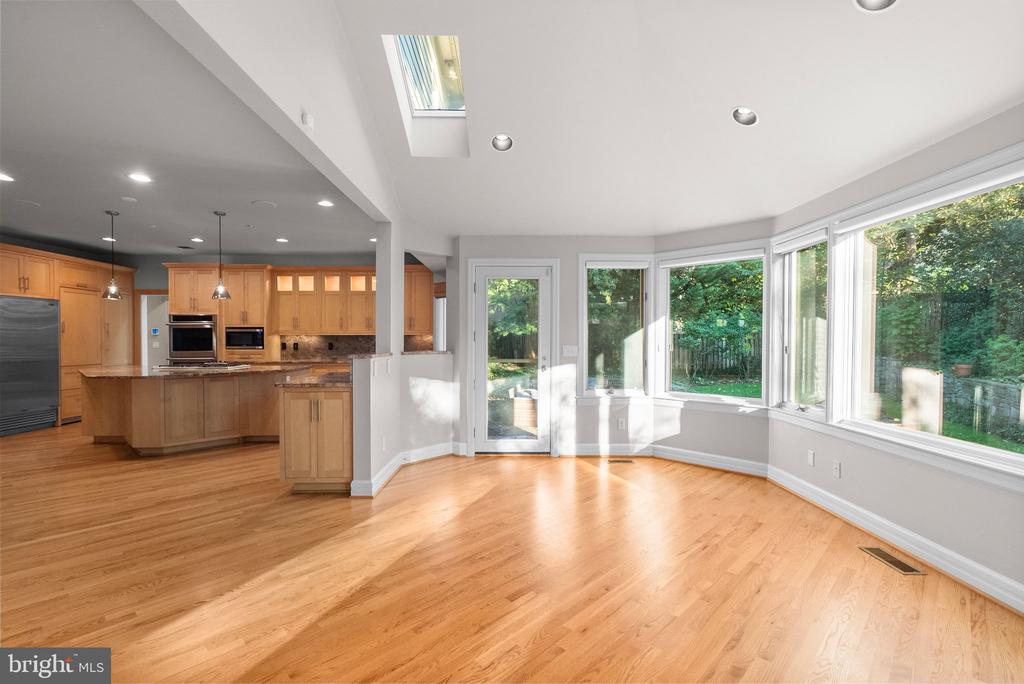 7016 WINTERBERRY LANE