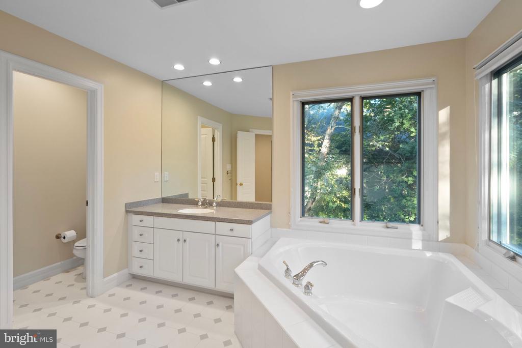 7016 WINTERBERRY LANE