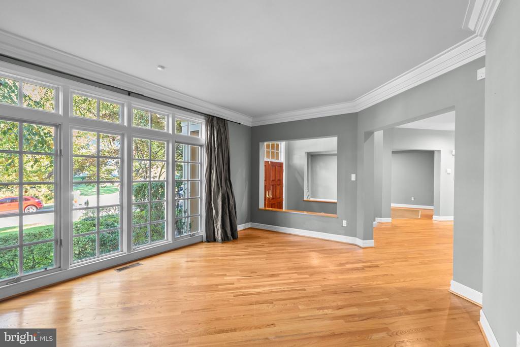 7016 WINTERBERRY LANE