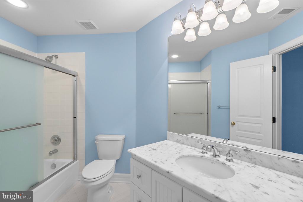 7016 WINTERBERRY LANE
