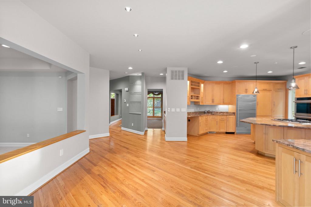 7016 WINTERBERRY LANE