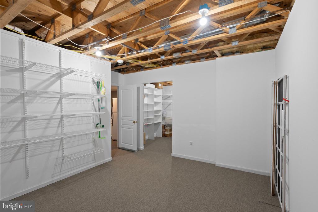 7016 WINTERBERRY LANE