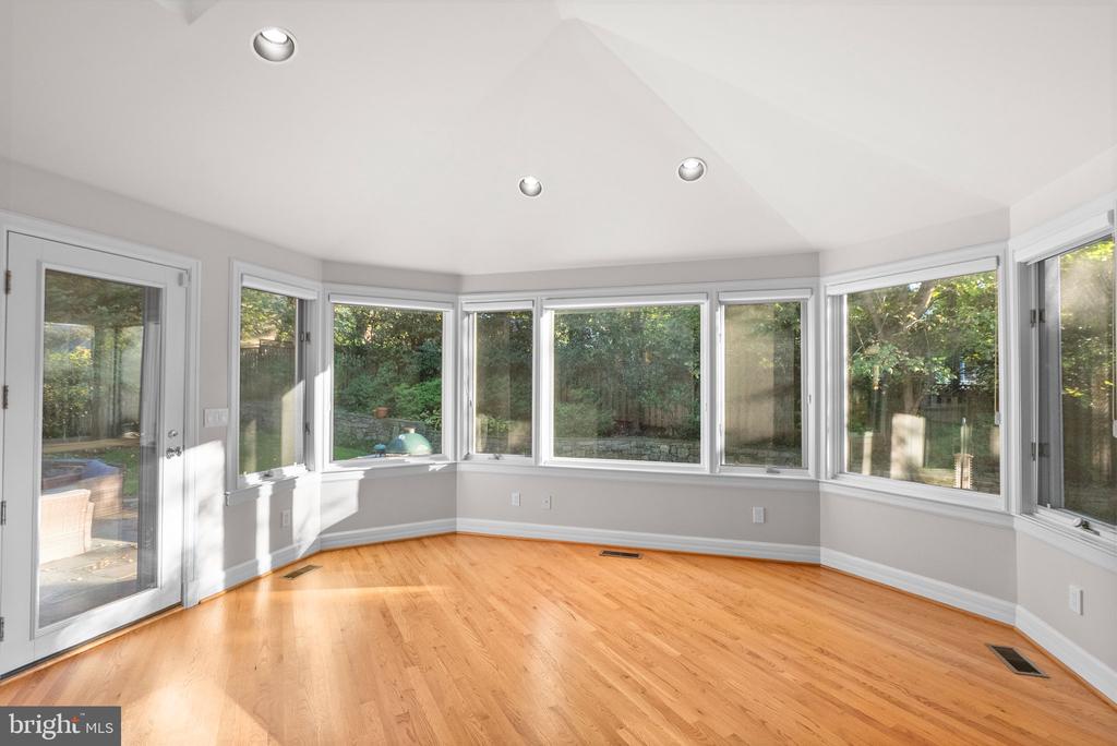7016 WINTERBERRY LANE