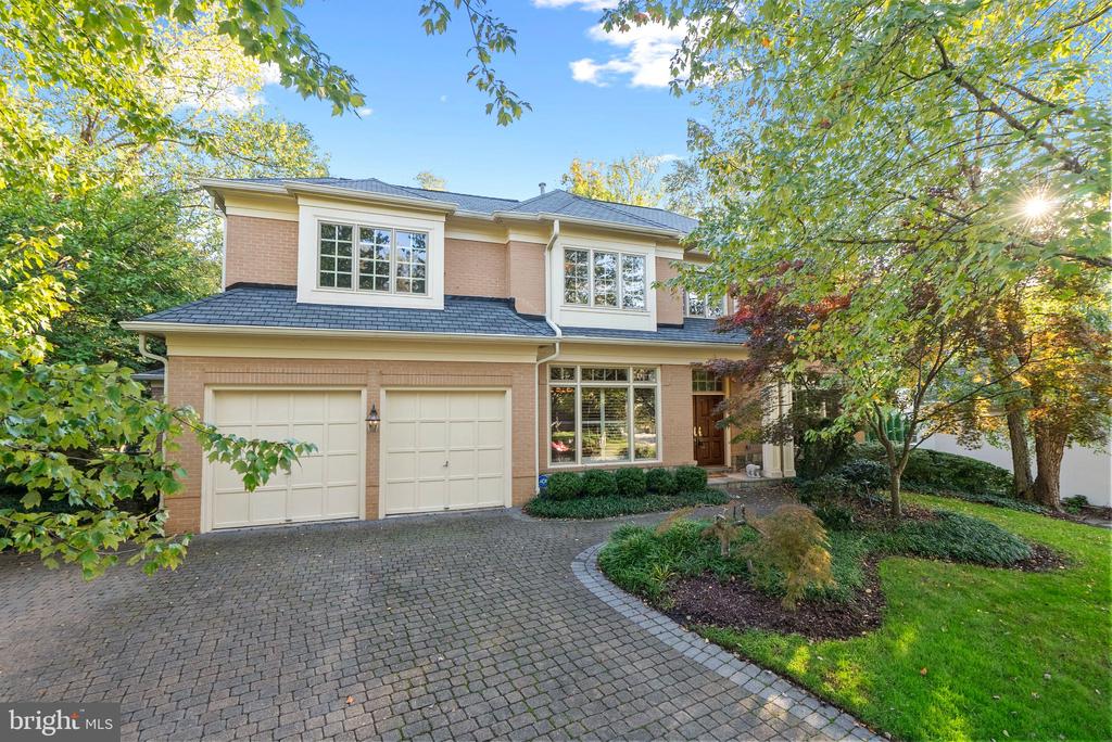 7016 WINTERBERRY LANE