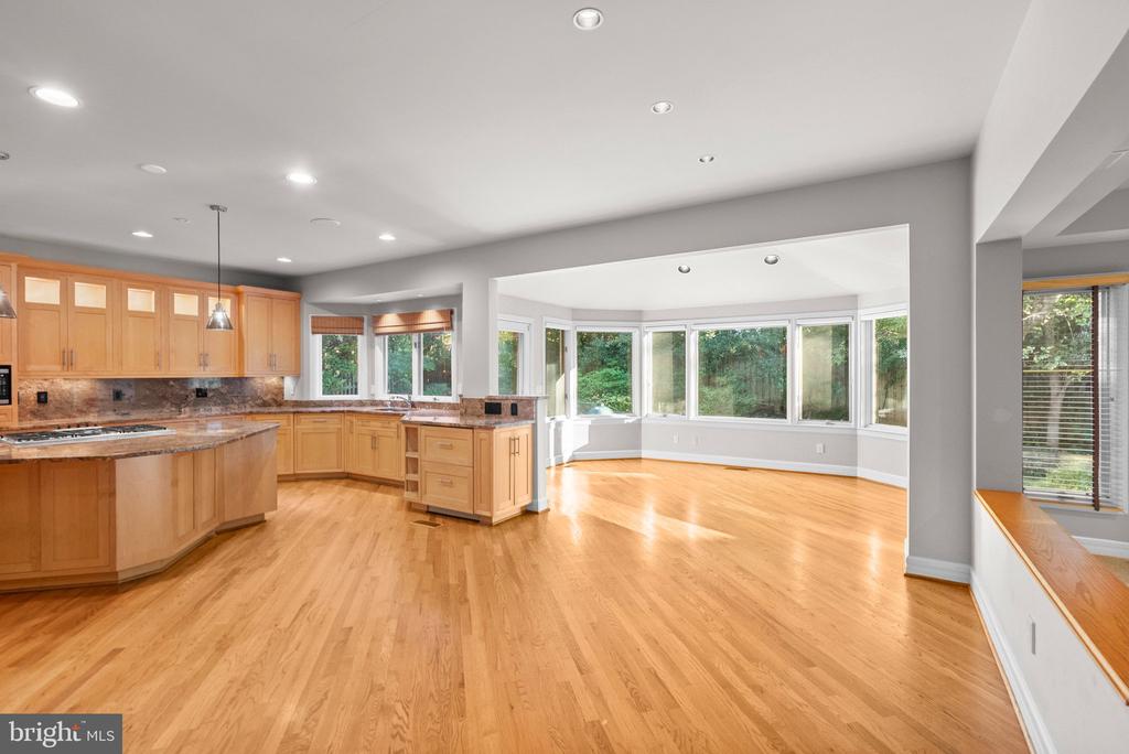 7016 WINTERBERRY LANE