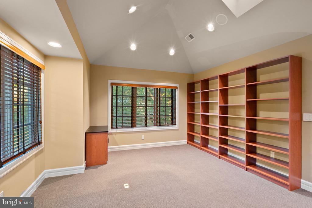 7016 WINTERBERRY LANE