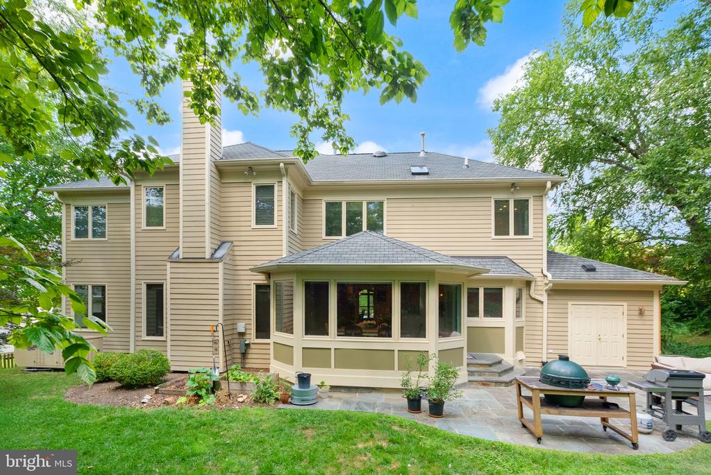 7016 WINTERBERRY LANE