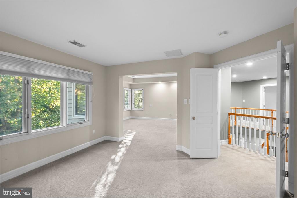 7016 WINTERBERRY LANE