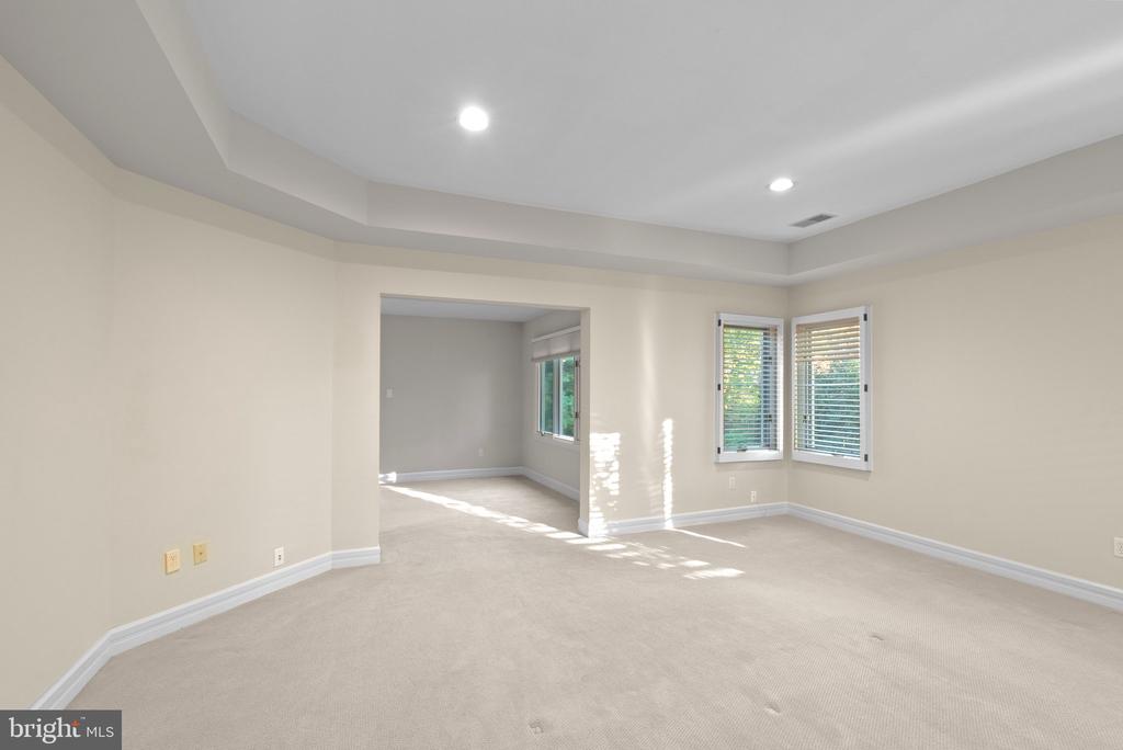 7016 WINTERBERRY LANE