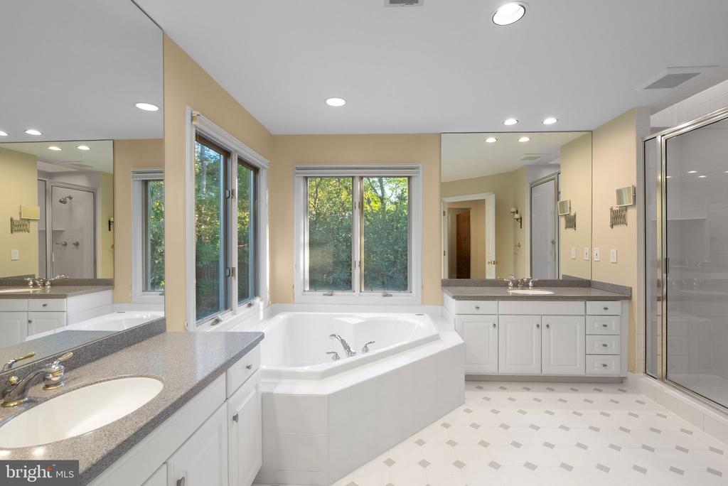 7016 WINTERBERRY LANE