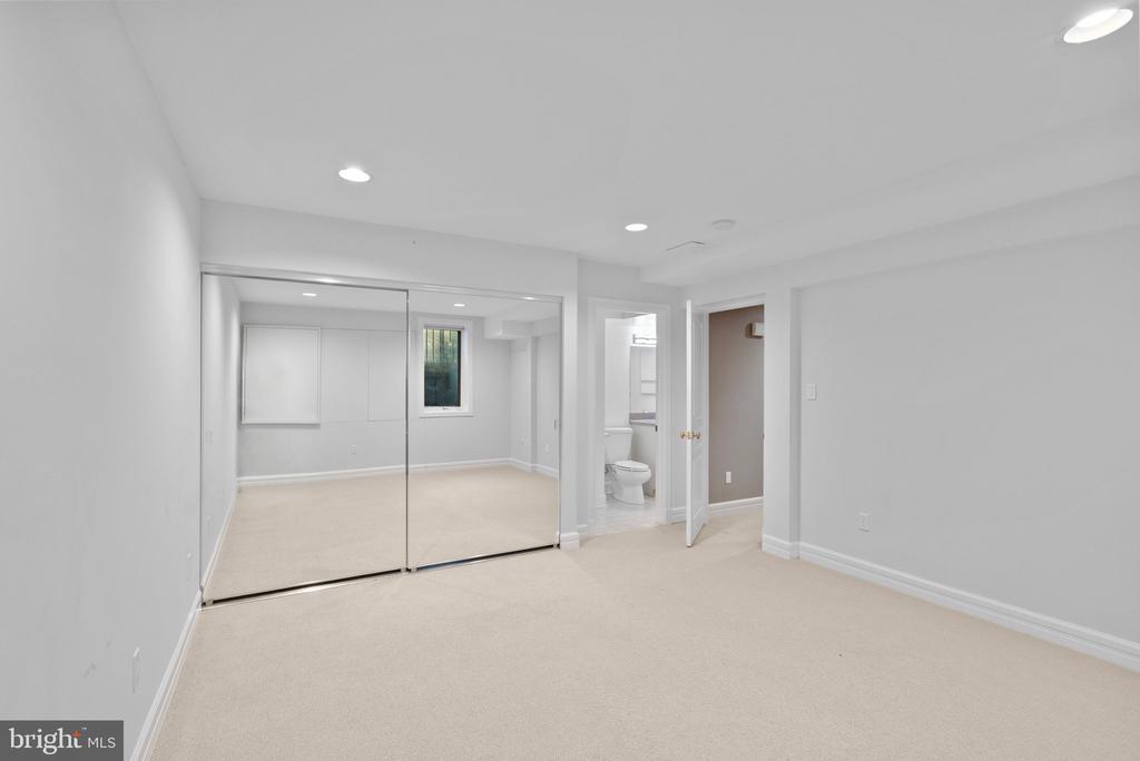 7016 WINTERBERRY LANE