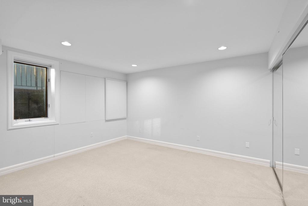 7016 WINTERBERRY LANE