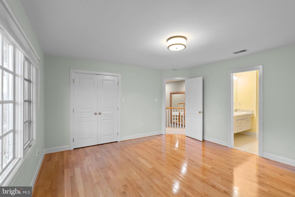 7016 WINTERBERRY LANE