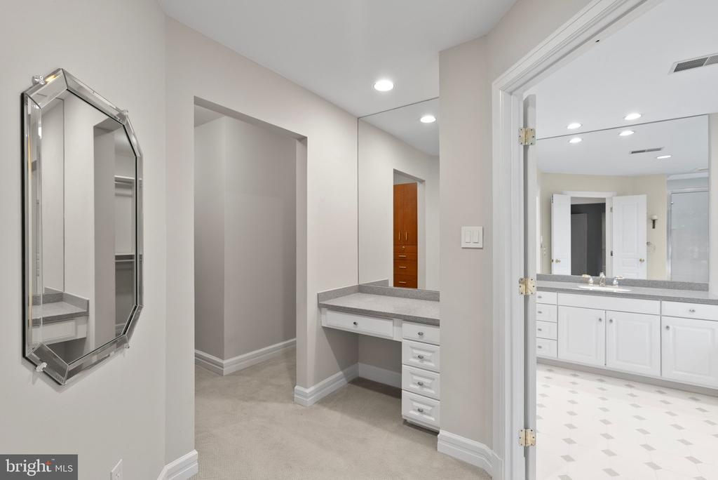 7016 WINTERBERRY LANE