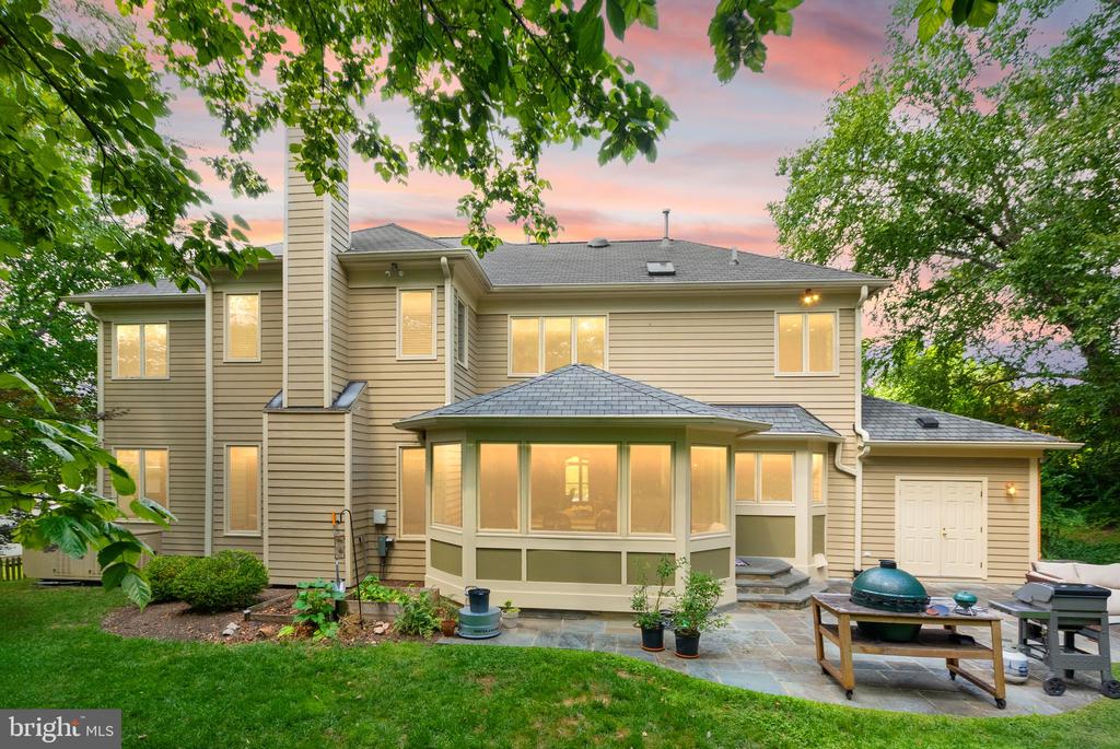 7016 WINTERBERRY LANE