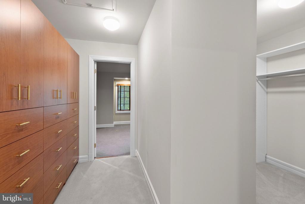 7016 WINTERBERRY LANE