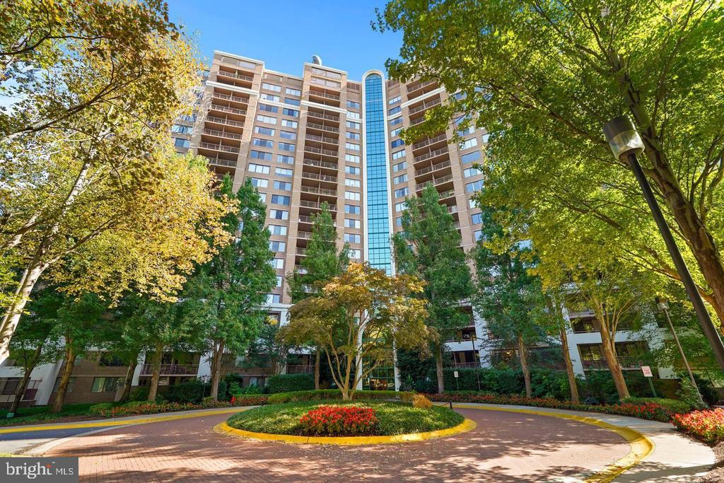 10101 GROSVENOR PLACE Unit: 1804