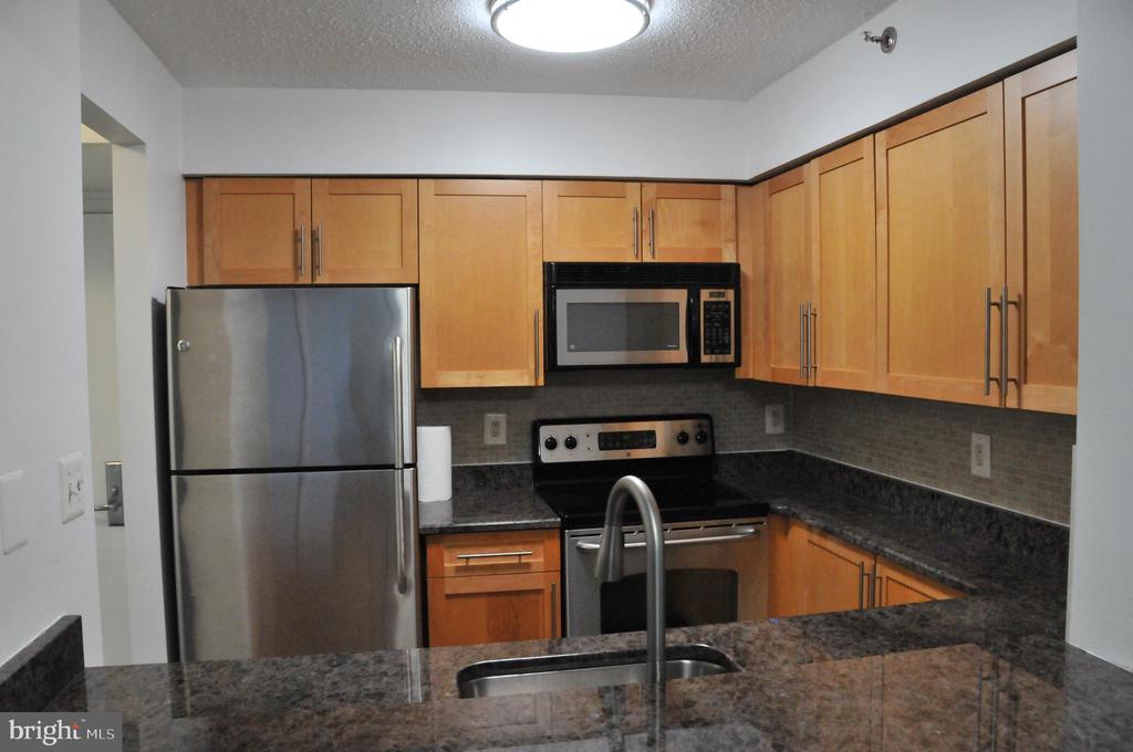 10101 GROSVENOR PLACE Unit: 1804