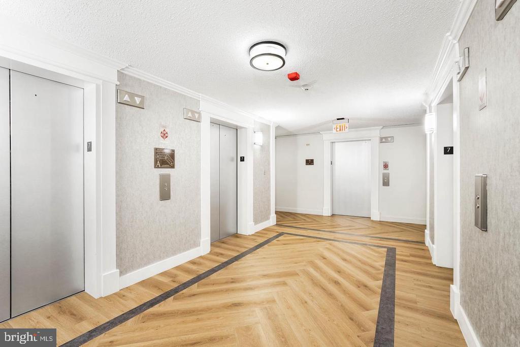 10101 GROSVENOR PLACE Unit: 1804