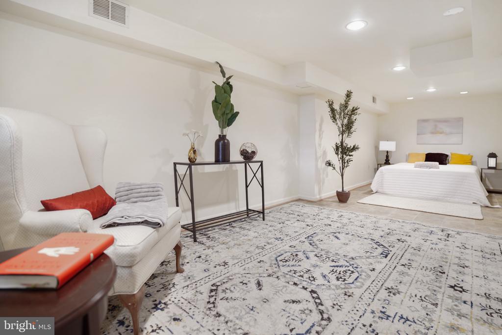 3603 FAIRCASTLE DRIVE