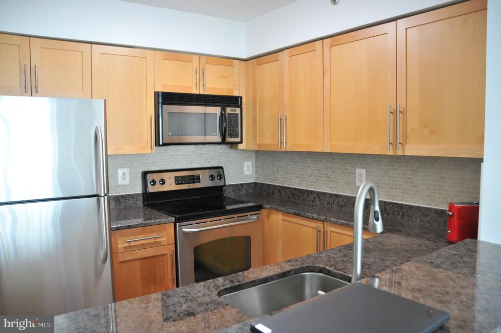10101 GROSVENOR PLACE Unit: 1804