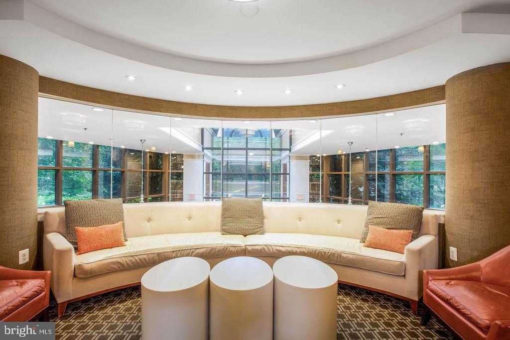 10101 GROSVENOR PLACE Unit: 1804