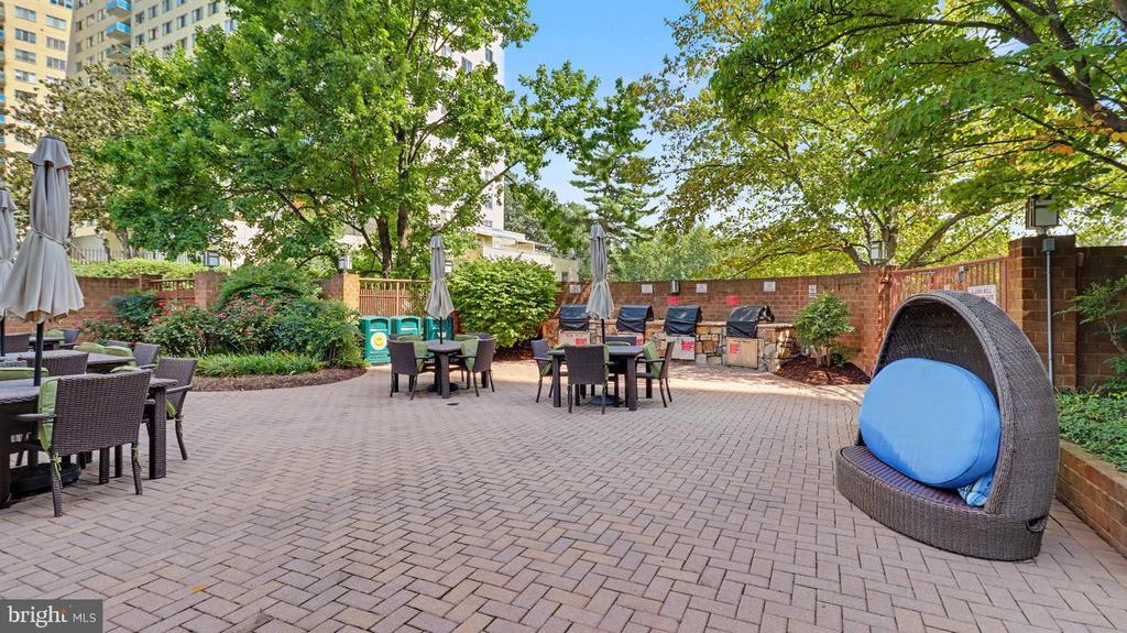 10101 GROSVENOR PLACE Unit: 1804