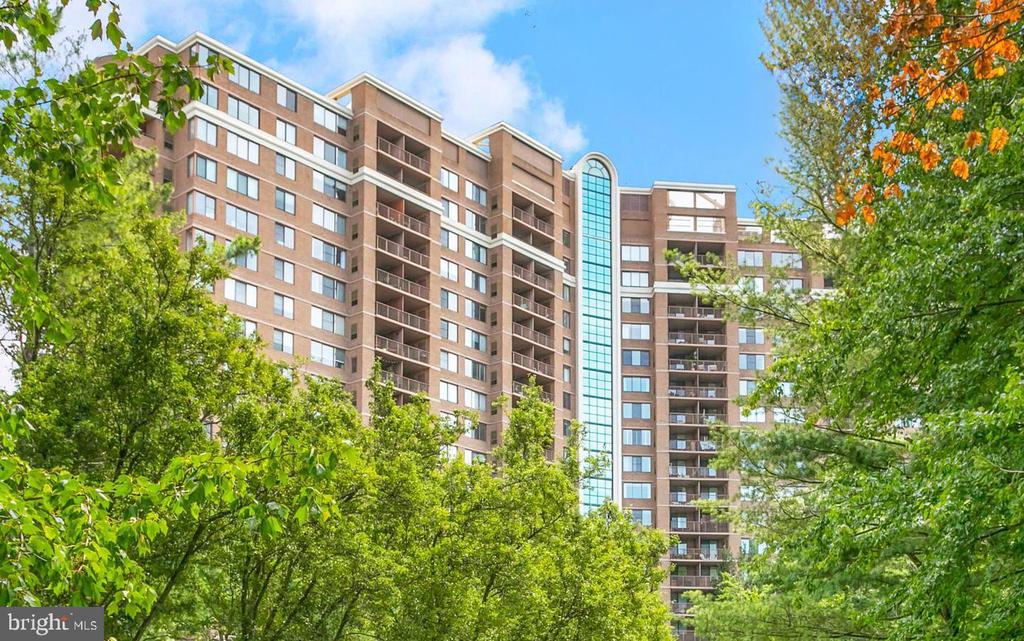 10101 GROSVENOR PLACE Unit: 1804
