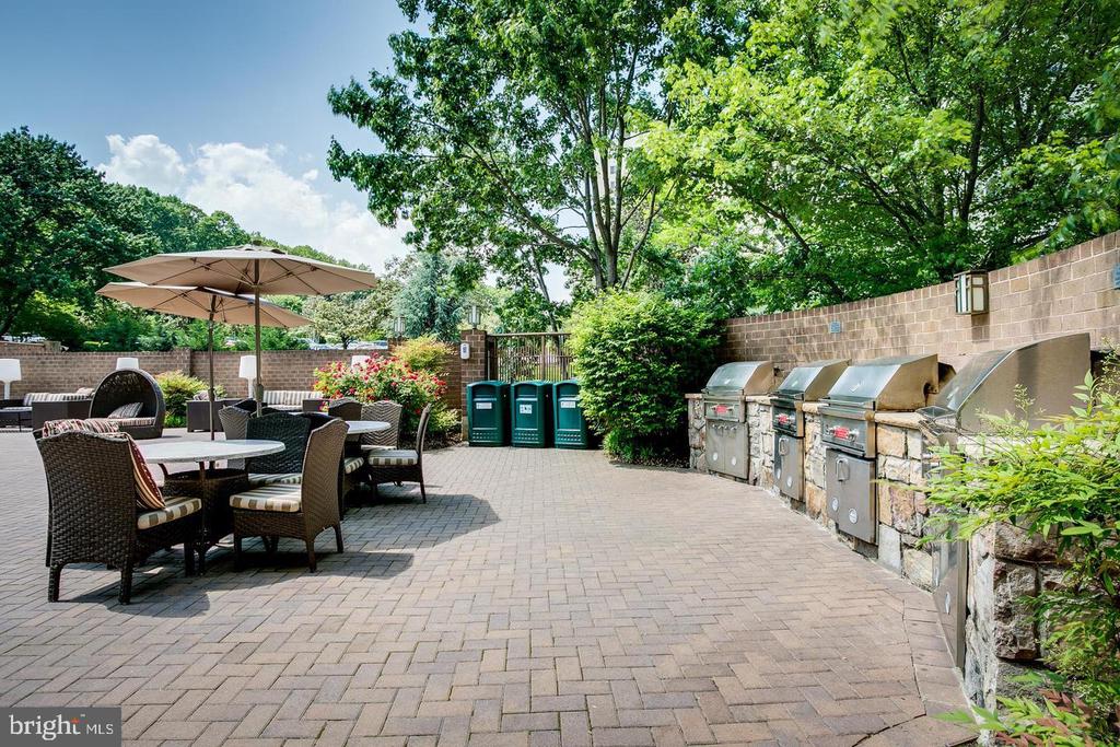 10101 GROSVENOR PLACE Unit: 1804