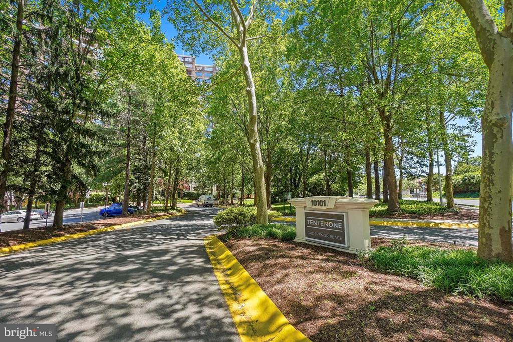 10101 GROSVENOR PLACE Unit: 1804