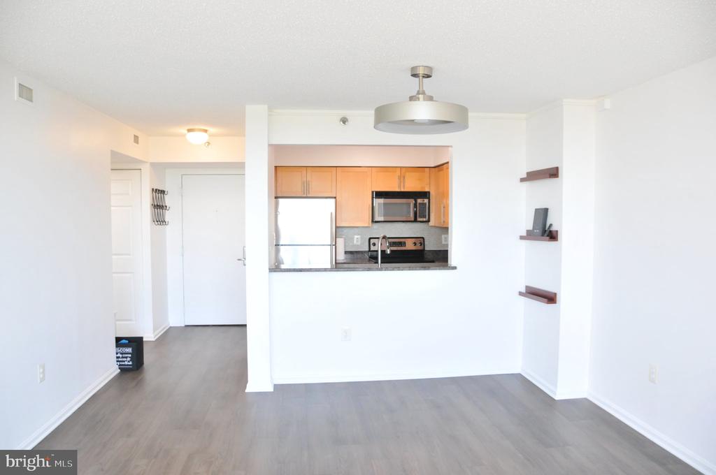 10101 GROSVENOR PLACE Unit: 1804