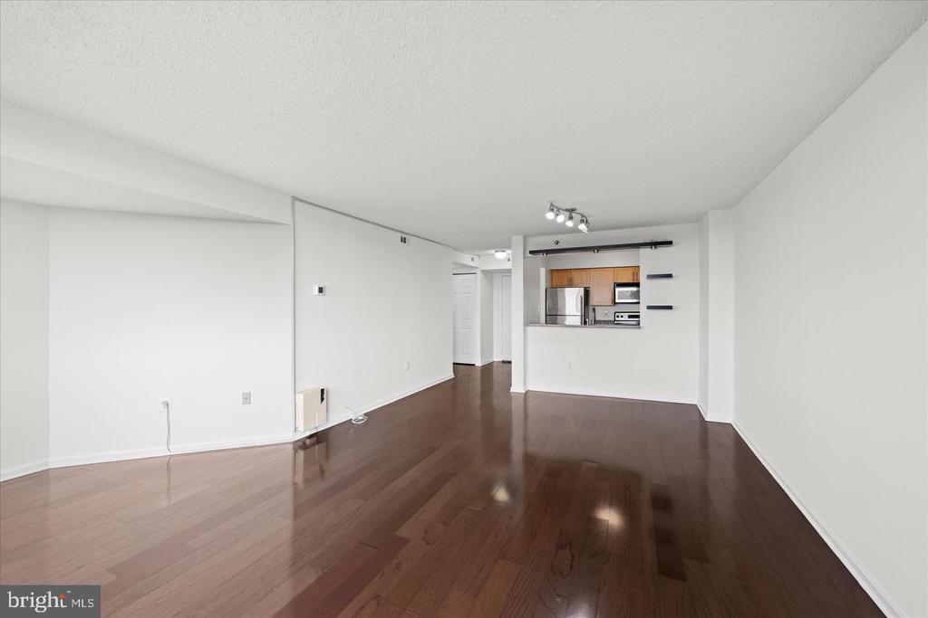 10101 GROSVENOR PLACE Unit: 1804