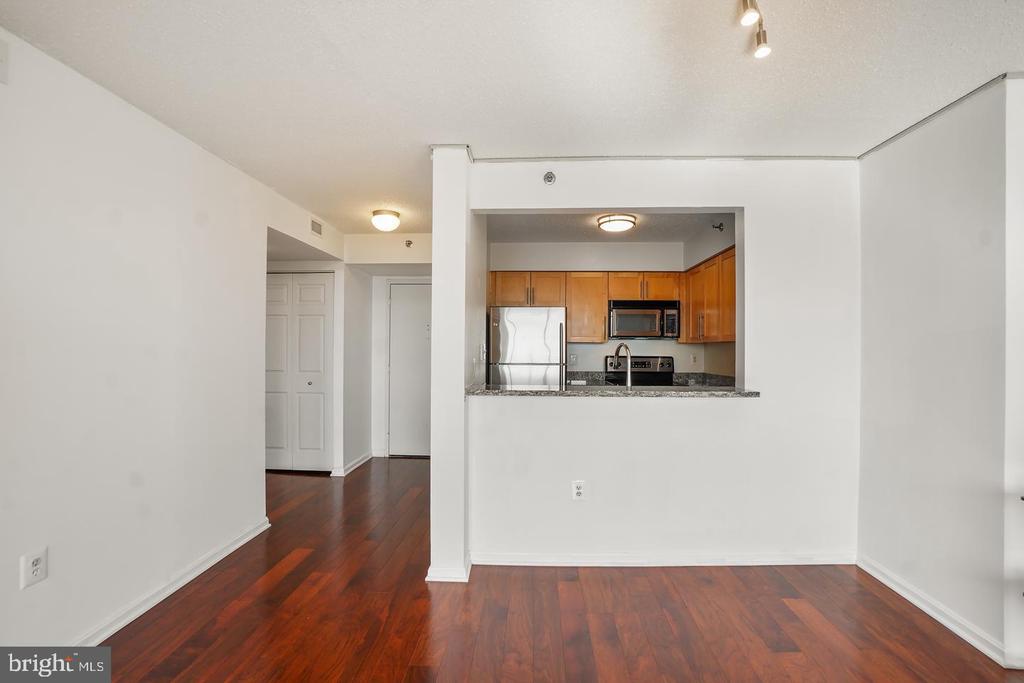 10101 GROSVENOR PLACE Unit: 1804