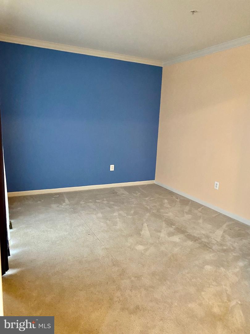 14702 FARNHAM LANE
