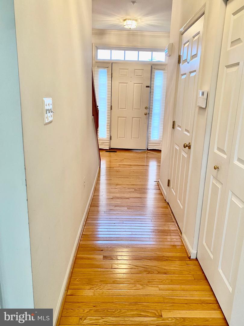 14702 FARNHAM LANE