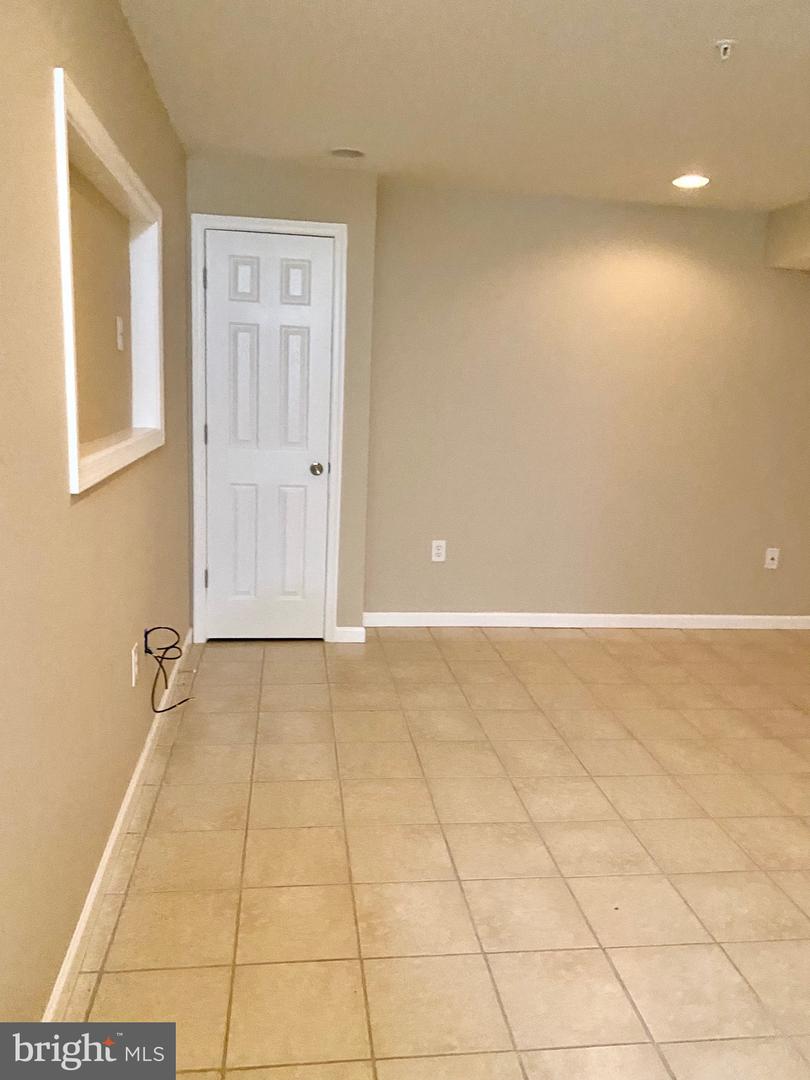 14702 FARNHAM LANE