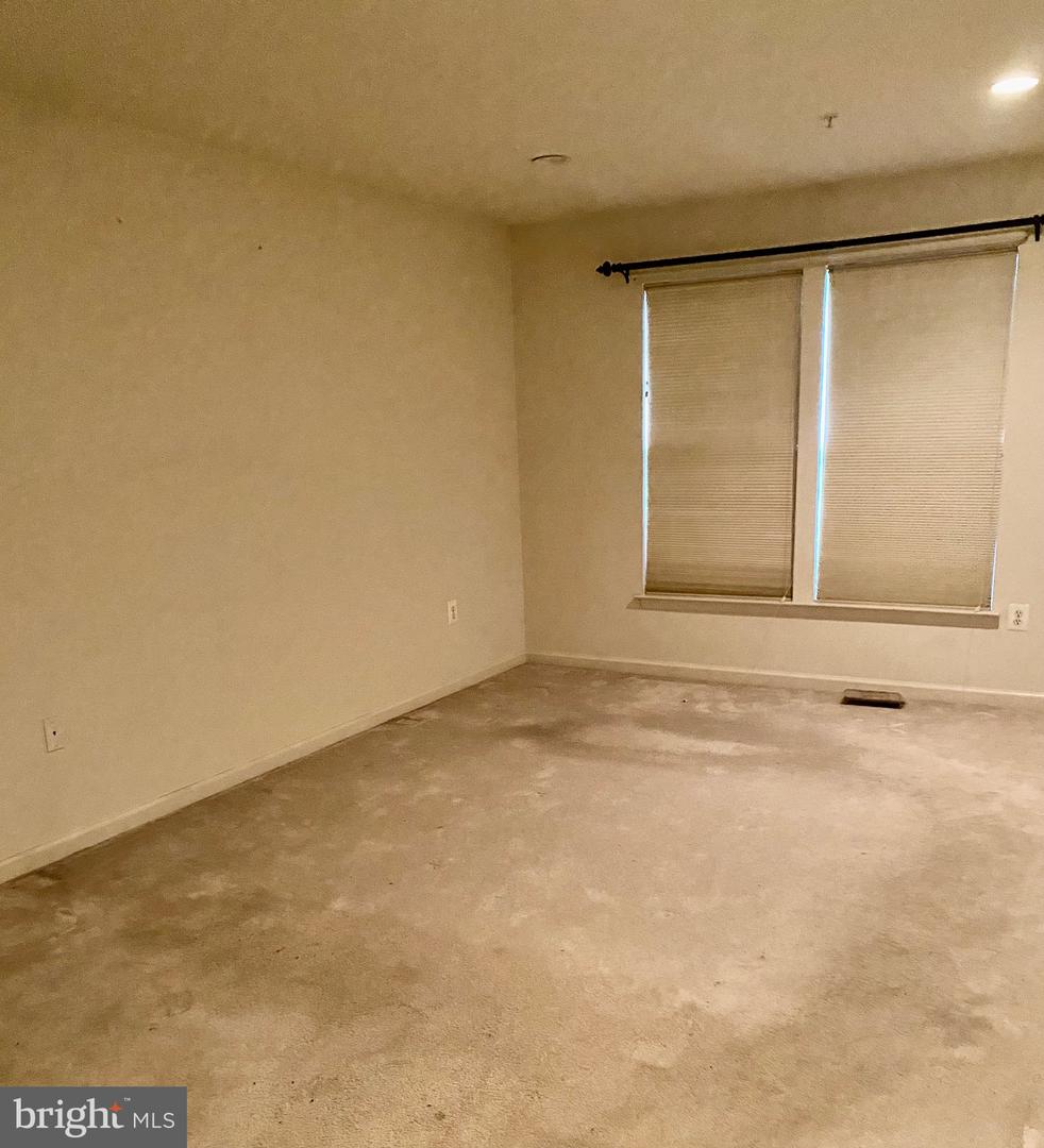 14702 FARNHAM LANE